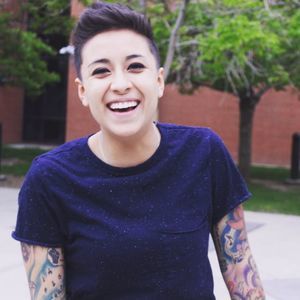 Meet your Posher, Izzay